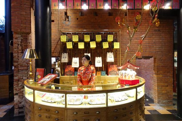 宮原眼科：(胖樺食記)台中必訪好吃冰淇淋「宮原眼科」。各種道地伴手禮復古道地名不虛傳