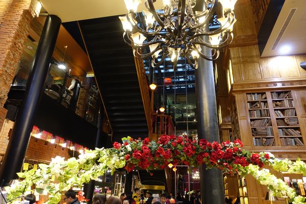 宮原眼科：(胖樺食記)台中必訪好吃冰淇淋「宮原眼科」。各種道地伴手禮復古道地名不虛傳