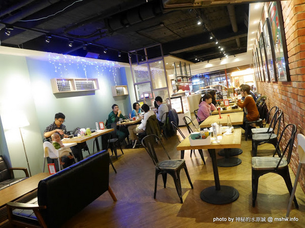 Pash Burger 傻子漢堡：【食記】台中Pash Burger 傻子漢堡@西區文化中心&國立美術館&刑務所演武場 : 儘管美味, 但令人不禁感嘆到底是開的是傻子@@ 還是來吃的是傻子？