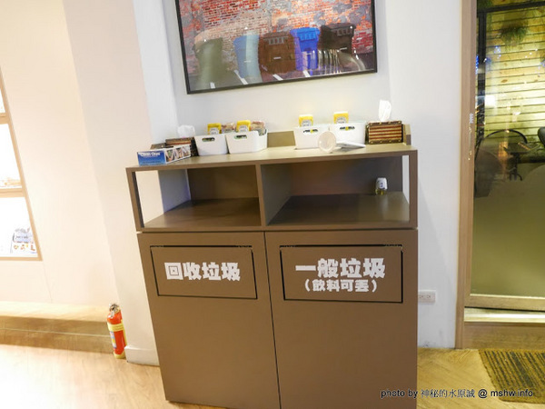 Pash Burger 傻子漢堡：【食記】台中Pash Burger 傻子漢堡@西區文化中心&國立美術館&刑務所演武場 : 儘管美味, 但令人不禁感嘆到底是開的是傻子@@ 還是來吃的是傻子？