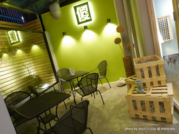 Pash Burger 傻子漢堡：【食記】台中Pash Burger 傻子漢堡@西區文化中心&國立美術館&刑務所演武場 : 儘管美味, 但令人不禁感嘆到底是開的是傻子@@ 還是來吃的是傻子？