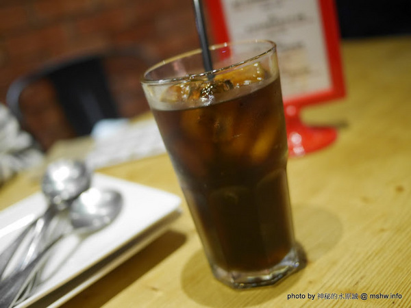 Pash Burger 傻子漢堡：【食記】台中Pash Burger 傻子漢堡@西區文化中心&國立美術館&刑務所演武場 : 儘管美味, 但令人不禁感嘆到底是開的是傻子@@ 還是來吃的是傻子？