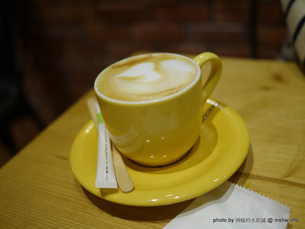 Pash Burger 傻子漢堡：【食記】台中Pash Burger 傻子漢堡@西區文化中心&國立美術館&刑務所演武場 : 儘管美味, 但令人不禁感嘆到底是開的是傻子@@ 還是來吃的是傻子？