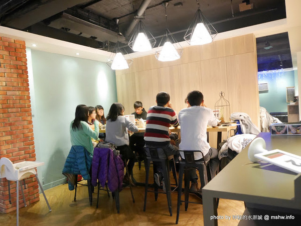 Pash Burger 傻子漢堡：【食記】台中Pash Burger 傻子漢堡@西區文化中心&國立美術館&刑務所演武場 : 儘管美味, 但令人不禁感嘆到底是開的是傻子@@ 還是來吃的是傻子？