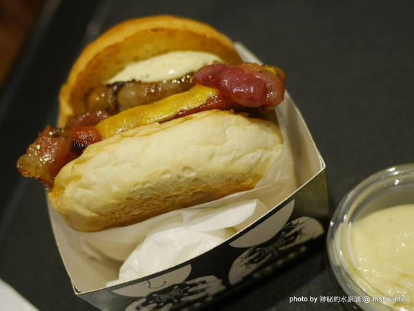 Pash Burger 傻子漢堡：【食記】台中Pash Burger 傻子漢堡@西區文化中心&國立美術館&刑務所演武場 : 儘管美味, 但令人不禁感嘆到底是開的是傻子@@ 還是來吃的是傻子？