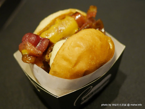 Pash Burger 傻子漢堡：【食記】台中Pash Burger 傻子漢堡@西區文化中心&國立美術館&刑務所演武場 : 儘管美味, 但令人不禁感嘆到底是開的是傻子@@ 還是來吃的是傻子？