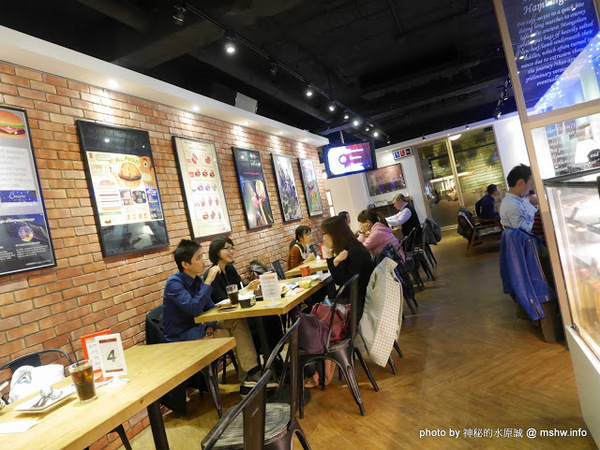 Pash Burger 傻子漢堡：【食記】台中Pash Burger 傻子漢堡@西區文化中心&國立美術館&刑務所演武場 : 儘管美味, 但令人不禁感嘆到底是開的是傻子@@ 還是來吃的是傻子？