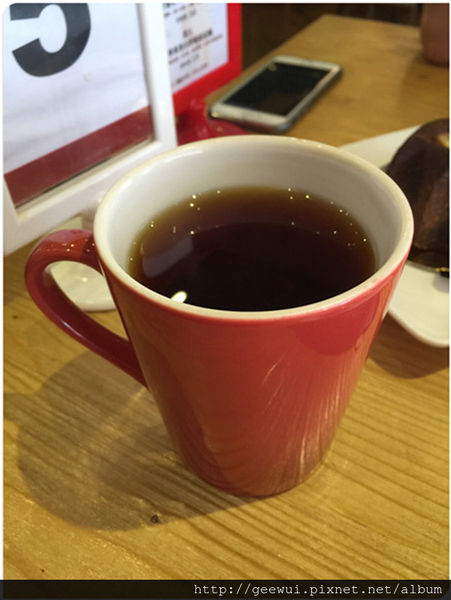 Pash Burger 傻子漢堡:台中林森路美食 Pash Burger 傻子漢堡~來吃巧、有實驗精神、漢堡、義大利麵、套餐飲料無限暢飲!