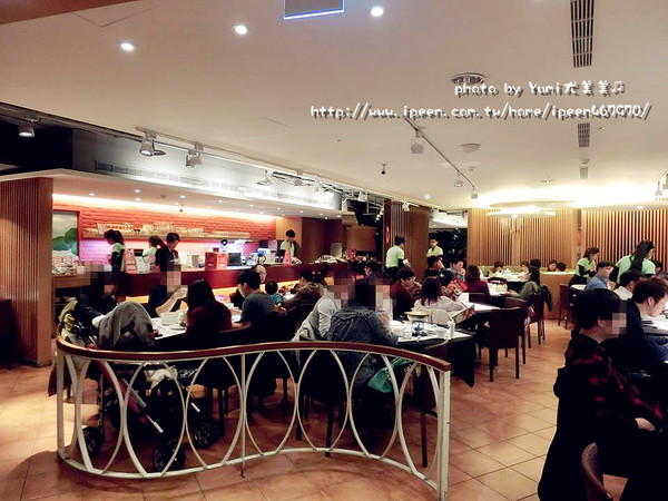 瓦城泰式料理(台中新時代店)：【台中食記】香辣美味一次滿足!!全國泰式餐飲連鎖第一大品牌@瓦城泰式料理(新時代百貨4樓)