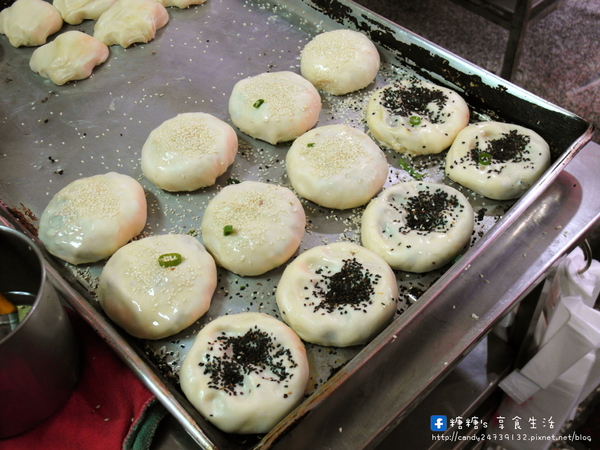 三佳早餐(民權店):〖台中│美食〗三佳早點(民權店) ❤ 火車站附近超人氣排隊早餐!!推薦他們家的燒餅油條,口感香脆不油膩,讓糖糖吃完又想再來一個!!