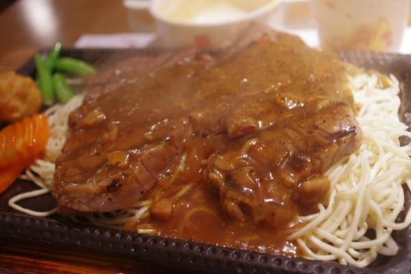 赤鬼炙燒牛排:好吃又平價的赤鬼炙燒牛排!