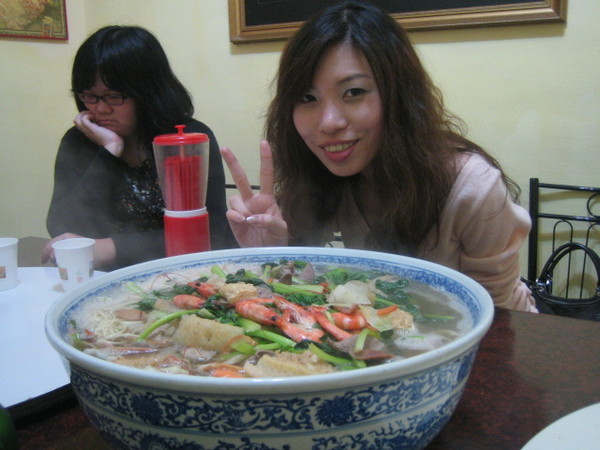 張吳記什錦麵：超大什錦麵體驗之吃了一肚子火