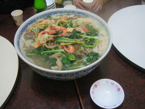 張吳記什錦麵：超大什錦麵體驗之吃了一肚子火