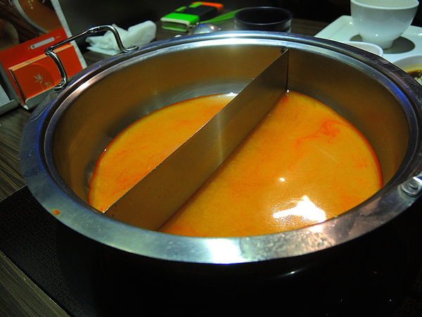 聚北海道昆布鍋(斗六家樂福店)：(食記) 斗六。聚北海道昆布鍋