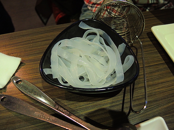 聚北海道昆布鍋(斗六家樂福店)：(食記) 斗六。聚北海道昆布鍋