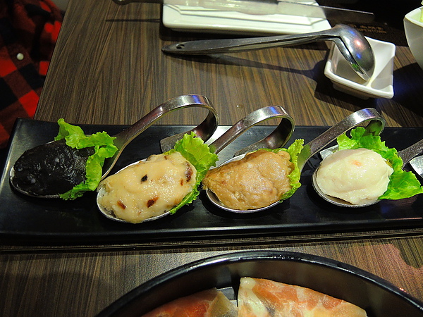 聚北海道昆布鍋(斗六家樂福店)：(食記) 斗六。聚北海道昆布鍋