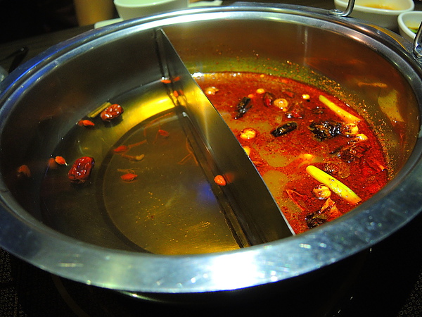 聚北海道昆布鍋(斗六家樂福店)：(食記) 斗六。聚北海道昆布鍋