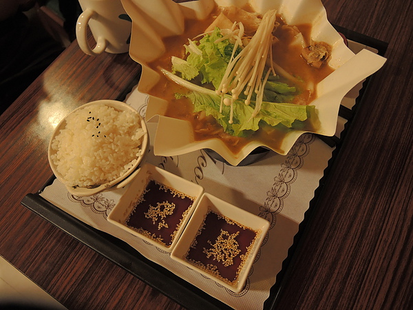 常璟紙火鍋：(食記) 常璟紙火鍋 & 龍潭路小吃