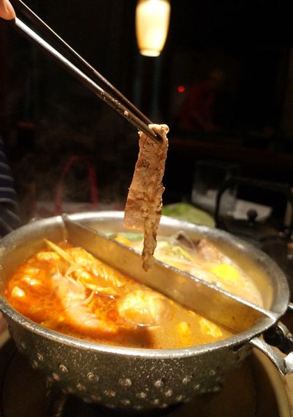 鼎王麻辣鍋(光復店):鼎王麻辣鍋-光復店 ♥ 鴛鴦鍋 ♥ 帝王蟹海鮮拼盤好彭派 ♥松山美食