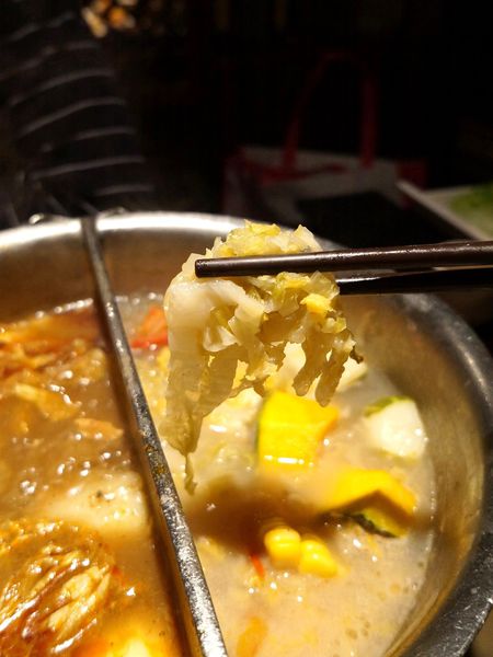 鼎王麻辣鍋(光復店):鼎王麻辣鍋-光復店 ♥ 鴛鴦鍋 ♥ 帝王蟹海鮮拼盤好彭派 ♥松山美食