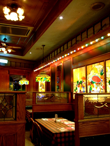 SWENSENS雙聖美式餐廳：【台中食記】古歐式城堡建築與茹絲葵比鄰 @SWENSENS雙聖美式餐廳