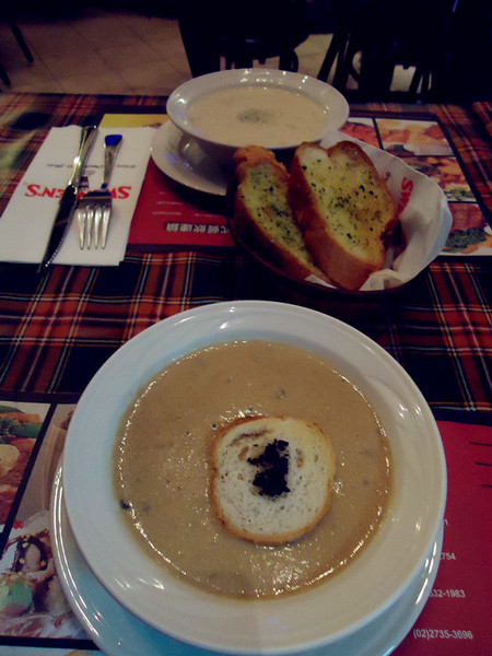 SWENSENS雙聖美式餐廳：【台中食記】古歐式城堡建築與茹絲葵比鄰 @SWENSENS雙聖美式餐廳