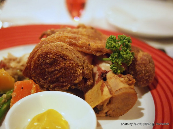 法義風味人文餐廳:【食記】歐風古堡覓食趣?口感獨特的豬腳 @ 台中西區-法義風味人文餐廳-The People Cafe