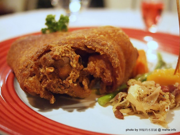 法義風味人文餐廳:【食記】歐風古堡覓食趣?口感獨特的豬腳 @ 台中西區-法義風味人文餐廳-The People Cafe