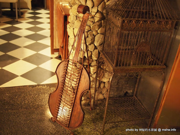 法義風味人文餐廳:【食記】歐風古堡覓食趣?口感獨特的豬腳 @ 台中西區-法義風味人文餐廳-The People Cafe