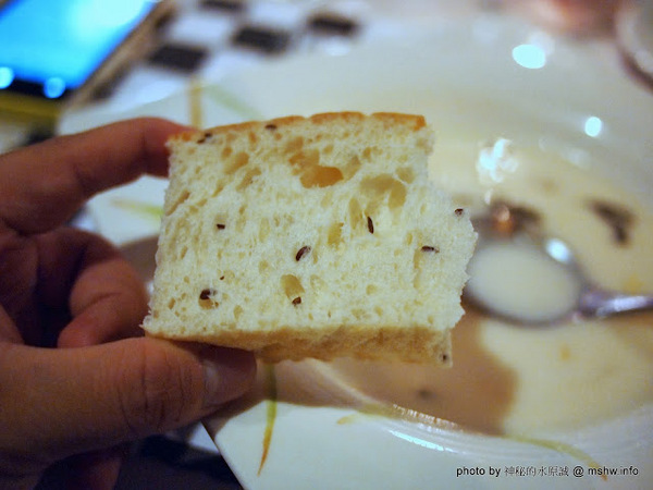 法義風味人文餐廳:【食記】歐風古堡覓食趣?口感獨特的豬腳 @ 台中西區-法義風味人文餐廳-The People Cafe