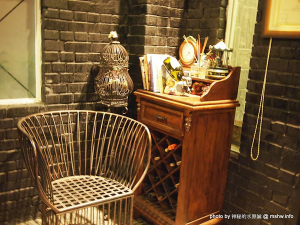 法義風味人文餐廳:【食記】歐風古堡覓食趣?口感獨特的豬腳 @ 台中西區-法義風味人文餐廳-The People Cafe