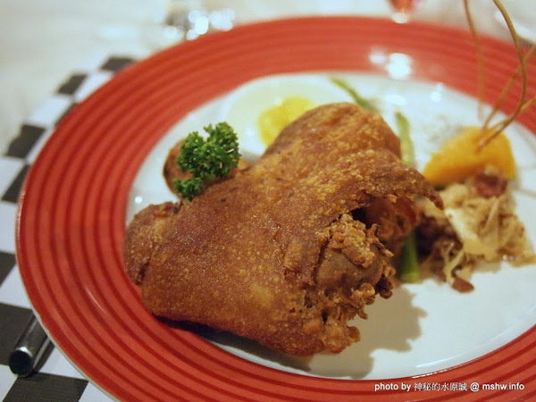 法義風味人文餐廳:【食記】歐風古堡覓食趣?口感獨特的豬腳 @ 台中西區-法義風味人文餐廳-The People Cafe