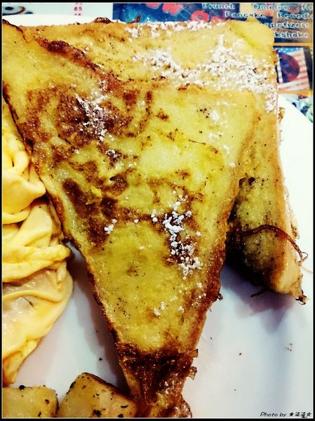 3mins美式餐廳(精城旗艦店)：【台中．美食】３ＭＩＮＳ美式餐廳～服務態度極佳餐點也不賴♥