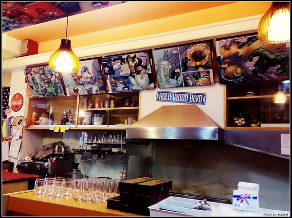 3mins美式餐廳(精城旗艦店)：【台中．美食】３ＭＩＮＳ美式餐廳～服務態度極佳餐點也不賴♥