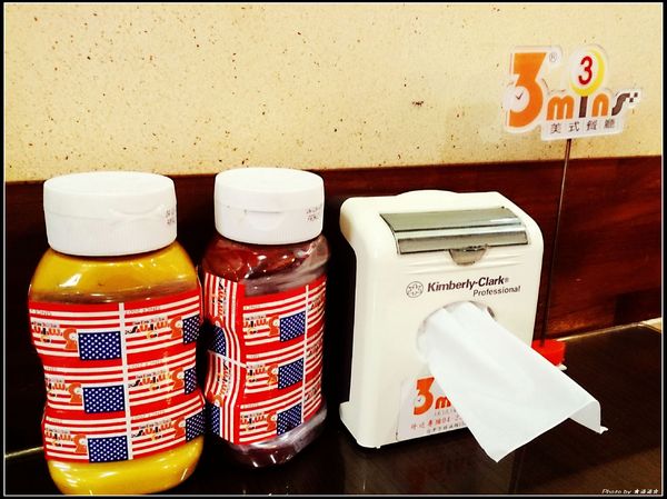 3mins美式餐廳(精城旗艦店)：【台中．美食】３ＭＩＮＳ美式餐廳～服務態度極佳餐點也不賴♥