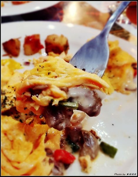 3mins美式餐廳(精城旗艦店)：【台中．美食】３ＭＩＮＳ美式餐廳～服務態度極佳餐點也不賴♥