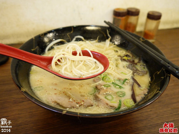 大海豚骨拉麵(台中店)：台中SOGO百貨旁人氣拉麵店，大海豚骨拉麵(台中店)