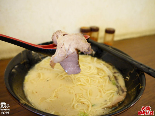 大海豚骨拉麵(台中店)：台中SOGO百貨旁人氣拉麵店，大海豚骨拉麵(台中店)