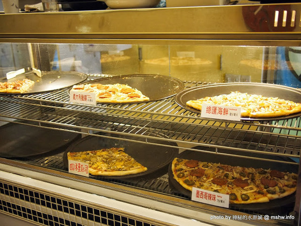 布宜諾比薩:【食記】台中西區-布宜諾披薩-Pizza Buena : 味道與份量尚可~不過還是去另一間吃好了@@