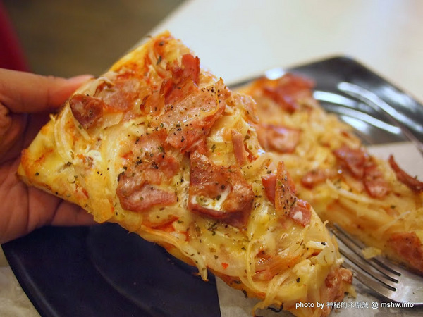 布宜諾比薩:【食記】台中西區-布宜諾披薩-Pizza Buena : 味道與份量尚可~不過還是去另一間吃好了@@