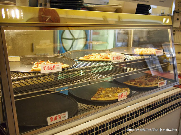 布宜諾比薩:【食記】台中西區-布宜諾披薩-Pizza Buena : 味道與份量尚可~不過還是去另一間吃好了@@