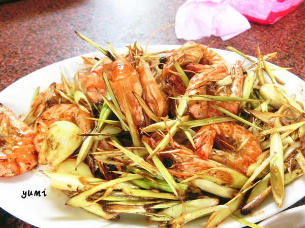 雲食泰風：【台中食記】cp值爆表! 雲南美食 泰國風味@雲食泰風