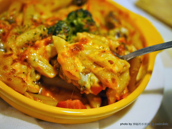 安徒生童話鄉村廚：【食記】台中Andersen Restaurant 安徒生童話鄉村廚@西區美術館 : 口味可接受,環境溫馨舒適,適合團體聚餐!