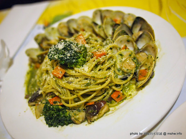 安徒生童話鄉村廚：【食記】台中Andersen Restaurant 安徒生童話鄉村廚@西區美術館 : 口味可接受,環境溫馨舒適,適合團體聚餐!