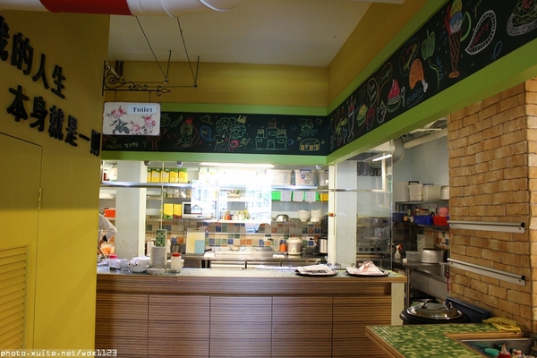 安徒生童話鄉村廚:安徒生童話鄉村廚✪溫馨可愛的餐廳,親子聚餐的好去處~103.01.09