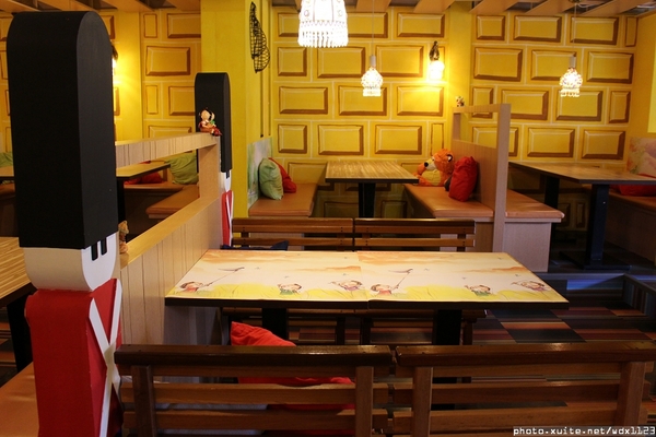 安徒生童話鄉村廚:安徒生童話鄉村廚✪溫馨可愛的餐廳,親子聚餐的好去處~103.01.09