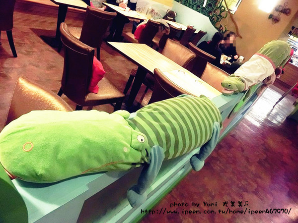 安徒生童話鄉村廚：【口碑券§第86彈】台中美術館商圈餐廳!!主廚不能說的秘密!!親子餐廳、朋友聚餐好選擇@安徒生童話鄉村廚房