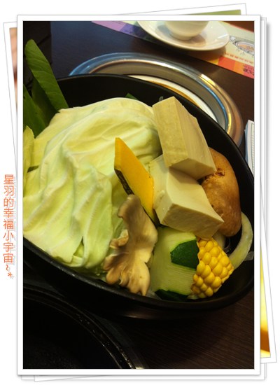 小北澤壽喜燒：【星羽愛美食-台中】湯頭改版依然好吃~小北澤壽喜燒。