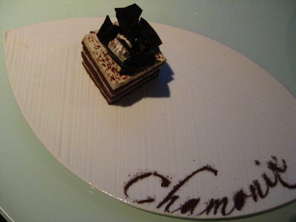 夏慕尼新香榭鐵板燒(台中中港店):台中>> 夏慕尼之~好吃到流淚-松板豬