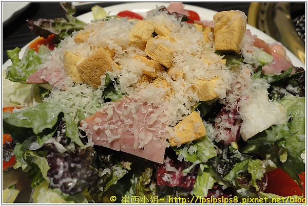 屋馬燒肉 凱薩沙拉2.JPG